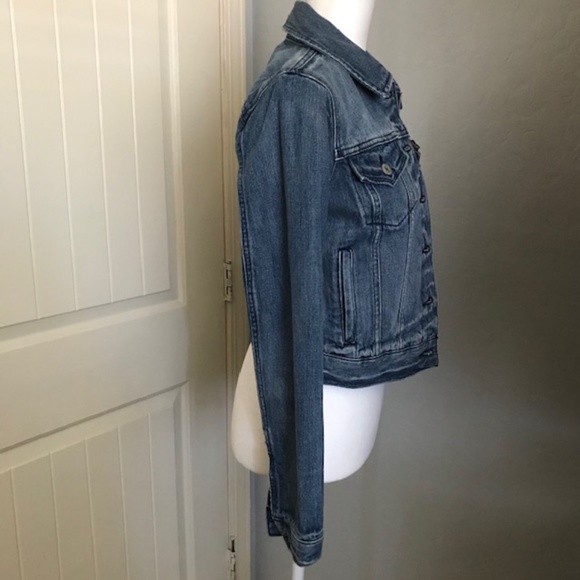 Levi’s Women's Long Sleeve Medium Wash Distressed Denim Jacket Size Small NWT - Picture 3 of 11
